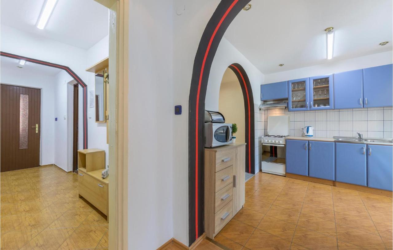 Nice Apartment In Pula With Kitchen Eksteriør billede