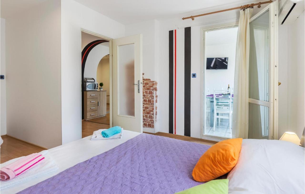 Nice Apartment In Pula With Kitchen Eksteriør billede